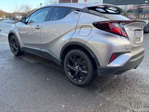 2022 Toyota C-HR 1.8 HYBRID SPORT BITONE - Image 4
