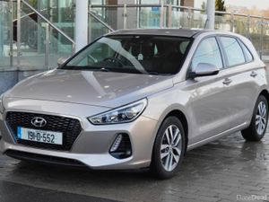 Hyundai i30 Petrol Deluxe 1.4, Low Mileage - Image 4