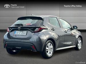 Toyota Yaris YARIS HYBRID 1.5 LUNA - Image 2