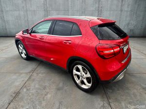 Mercedes-Benz GLA 180 STYLE Auto Petrol Low miles - Image 4