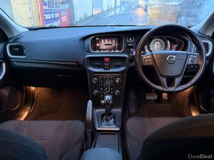 Volvo v40 1.5  2017 Automatic - Image 3