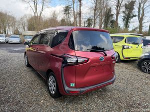 Toyota Sienta 2016  MPV 6 seater - Image 2