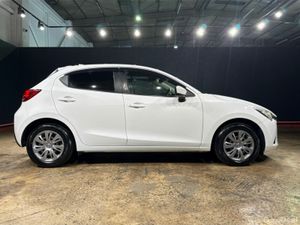 Mazda Demio AUTOMATIC 1.3L SKYACTIV - A/C HEATING - Image 3