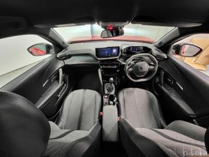 Peugeot 2008 1.2 Puretech 100bhp Allure - Image 3