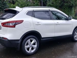 Nissan Qashqai 2019 *ONE OWNER* 1.5 DCi SV 5dr - Image 2