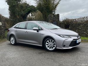 Toyota Corolla 1.8 Hybrid Luna Saloon - Image 3