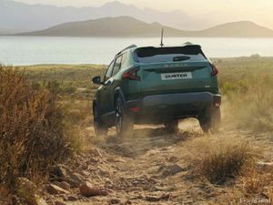 Dacia Duster Extreme MHEV 140 and HEV 155 *ORDER Y - Image 4