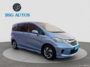 2014 HONDA FREED 1.5 HYBRID *7 SEATER* AUTOMATIC - Image 2