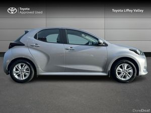 Toyota Yaris 1.5 HYBRID LUNA 4DR AUTO - Image 3