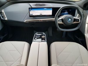 BMW iX xDrive40 M Sport - Image 4