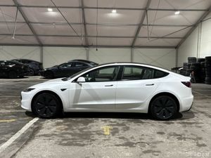 Tesla Model 3 Long Range All Wheel Drive - Image 3