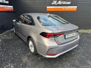 Toyota Corolla 1.8 HYBRID SALOON - Image 4