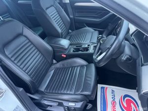 Volkswagen Passat 2021 rline 2.0 manual - Image 2