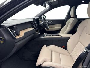 Volvo XC60 T6 PLUS BRIGHT *TOWBAR AND SIDESTEPS* € - Image 2