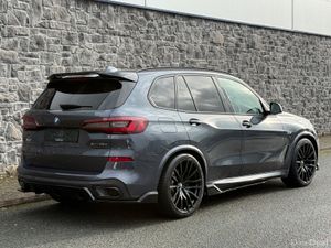 2022 BMW X5 M Sport Pro X-Drive  M Performance 45E - Image 2