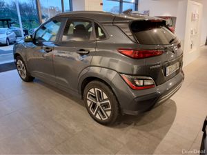 Hyundai KONA EXECUTIVE 39kW -1 Owner - - Image 4