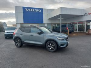 Volvo XC40 T2 P R-DESIGN MAN 5DR - Image 2