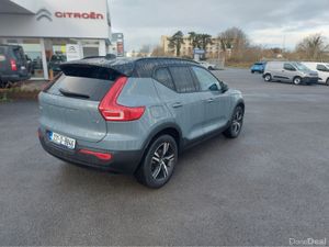 Volvo XC40 T2 P R-DESIGN MAN 5DR - Image 4
