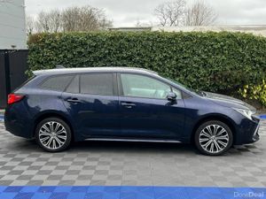 Toyota Corolla SOL ESTATE 1.8 HYBRID // DIAMOND CU - Image 2