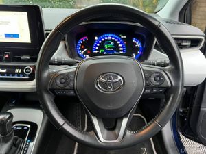 Toyota Corolla SOL ESTATE 1.8 HYBRID // DIAMOND CU - Image 4