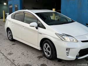 2014 Toyota Prius Hybrid Automatic - Image 3