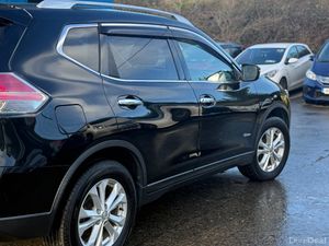 2017 Nissan Xtrail  Hybrid Automatic - Image 4