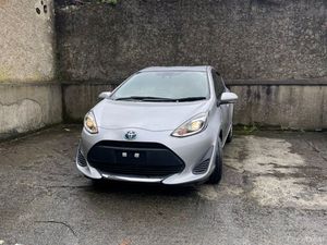 2020 Toyota Aqua Hybrid - Image 2
