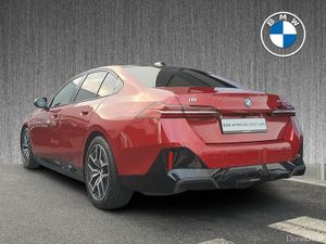 BMW i5 eDrive40 M Sport Saloon - Image 3