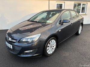 132 Opel Astra 1.4 Petrol 100PS - Low Kms - Image 2