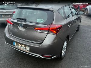 Toyota Auris AURIS HYBRID LUNA 5DR - Image 2