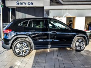 Mercedes-Benz GLA 180d Progressive Night Pack Auto - Image 3