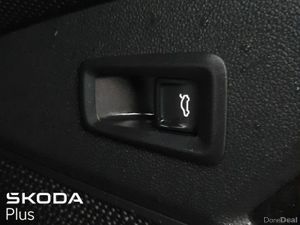 Skoda Kodiaq **PANORAMIC SUNROOF**SPORTLINE 2.0TDI - Image 3