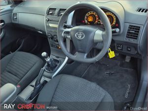 Toyota Corolla 1.33 Dual VVT-i 4Dr Aura - Image 2