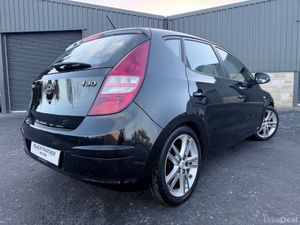 Hyundai i30 09’ Premium 1.6 Diesel LOW MILEAGE - Image 4