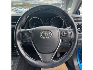 Toyota Auris 1.8 Petrol-Hybrid Automatic Low Milea - Image 4