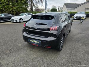 Peugeot 208 Allure Premium - Image 4