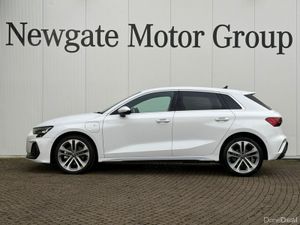 Audi A3 SPORTBACK TFSI E S LINE - Image 2