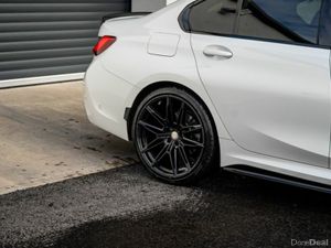 BMW 3-Series 320D M SPORT - Image 4