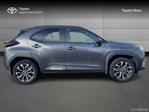 Toyota Yaris Cross CROSS LUNA SPORT - Image 3