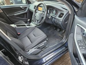 VOLVO V60 D2 ESTATE 2.0 DIESEL 150HP - Image 4