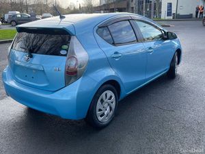 2014 TOYOTA AQUA HYBRID AUTO ONLY 33,000 KM - Image 3