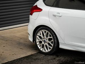 Ford Focus 1.5 TDCI St-line 120PS 5DR - Image 3