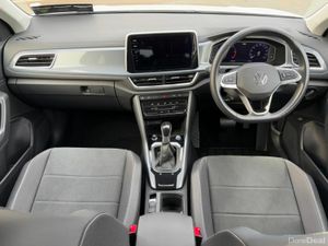 Volkswagen T-Roc 2.0 TDI STYLE AUTO VERY LOW MILEA - Image 2