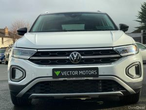Volkswagen T-Roc 2.0 TDI STYLE AUTO VERY LOW MILEA - Image 3