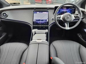 Mercedes-Benz EQE EQE300 AMG LINE AUTO - Image 4