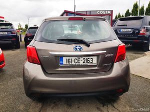161 TOYOTA YARIS HYBRID AUTOMATIC V.Low KM 12 MONT - Image 4