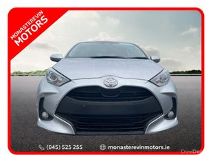 Toyota Yaris HYBRID 115 LUNA - Image 2