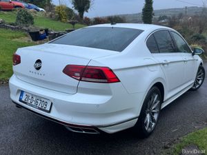 Volkswagen Passat 2021 RLINE - Image 4