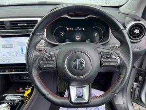 MG ZS 73KWH // LONG RANGE MODEL // VERY LOW MILEAG - Image 4