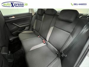 Volkswagen Polo 1.0 TSI Automatic, Reversing camer - Image 4